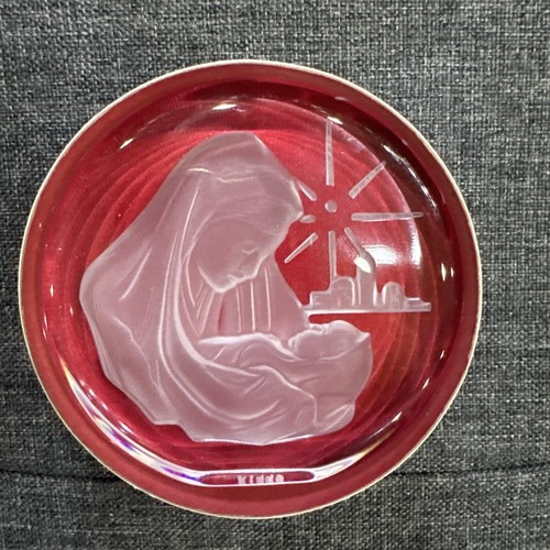 Vintage,The Danbury Mint Christmas Glass Sculpture (Issued at Christmas -1979) - Picture 4 of 6