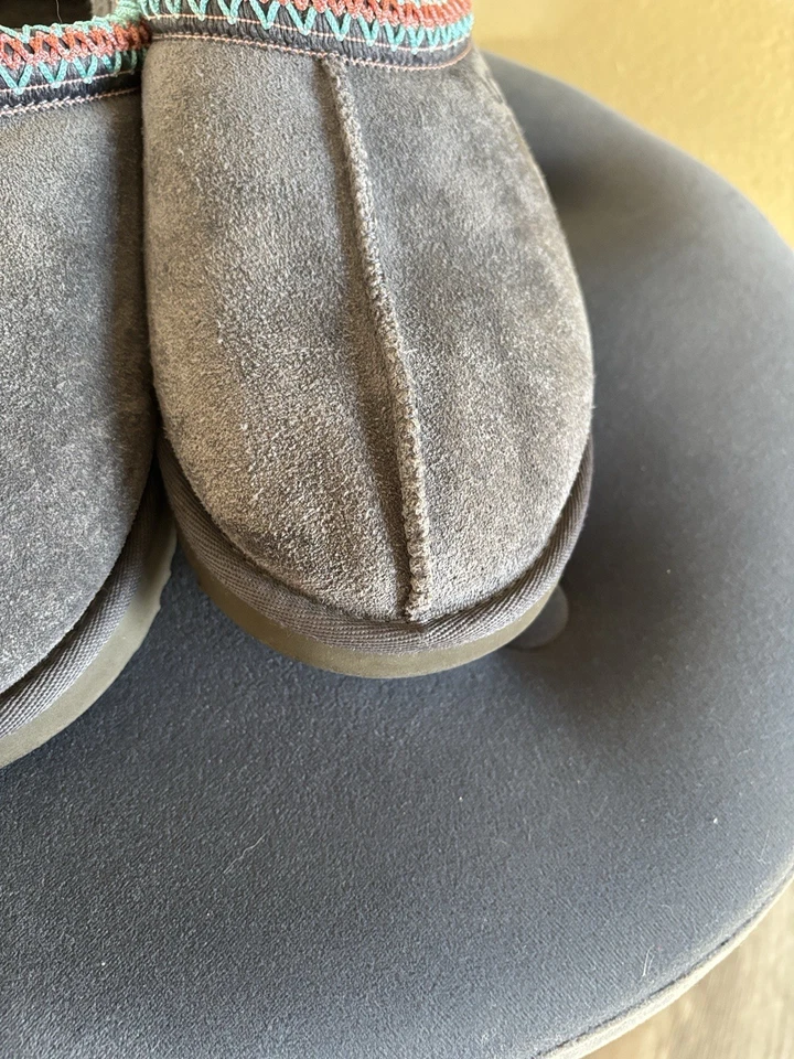 Zapatilla clásica de gamuza gris Ugg Tasman para mujer talla 9 Foto 3 de 4