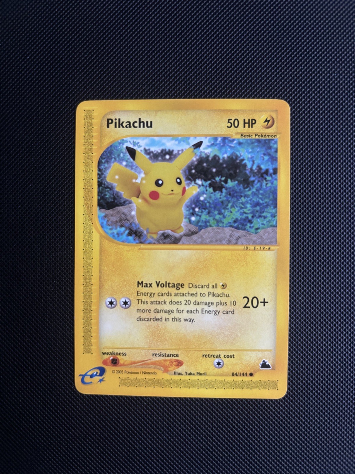 Pokemon Card Skyridge E Series Pikachu 84/144 WOTC Near Mint NM