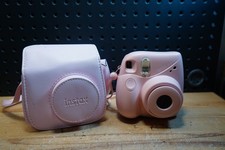 N Fujifilm Instax Mini 7 Instant Camera Pink w/ Carrying Case