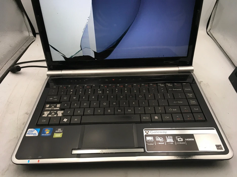 GATEWAY Z06 LAPTOP - FOR PARTS/BAD LCD - INTEL i5-11400H - NO RAM - READ - BB - Image 3 of 4
