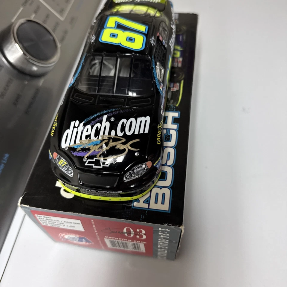 **AUTOGRAFIADO** 1:24 2003 Kyle Busch #87 ROOKIE Ditech por acción 1 de 2.400  Foto 4 de 4