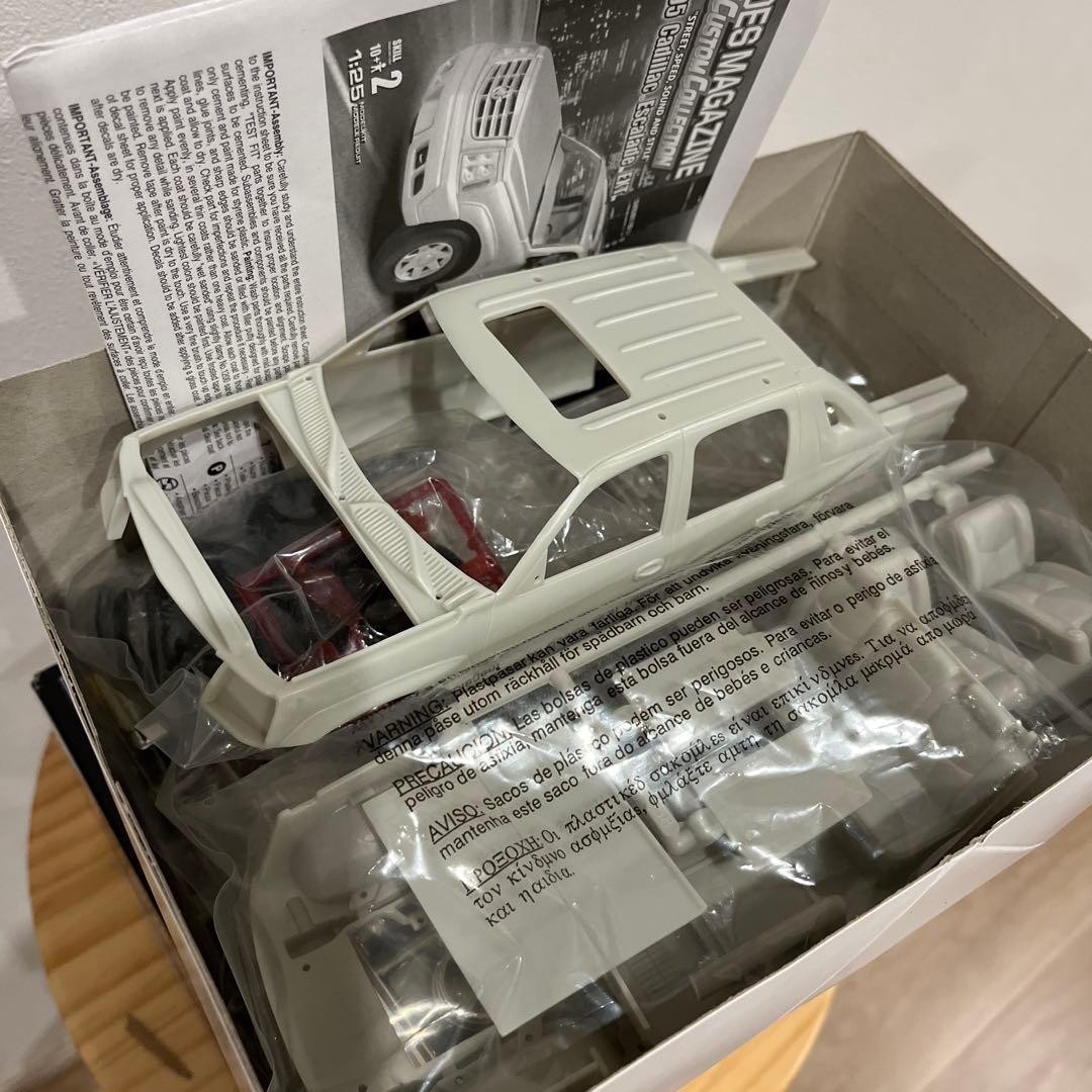 Sold as a set Revell S10 AMT Escalade Lowrider 125 | eBay