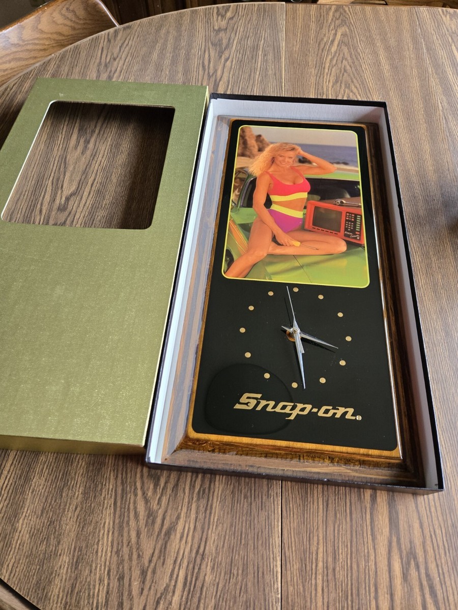 Vintage Snap-On Tools Bikini Pinup Girl Wall Clock 1980'S Orig