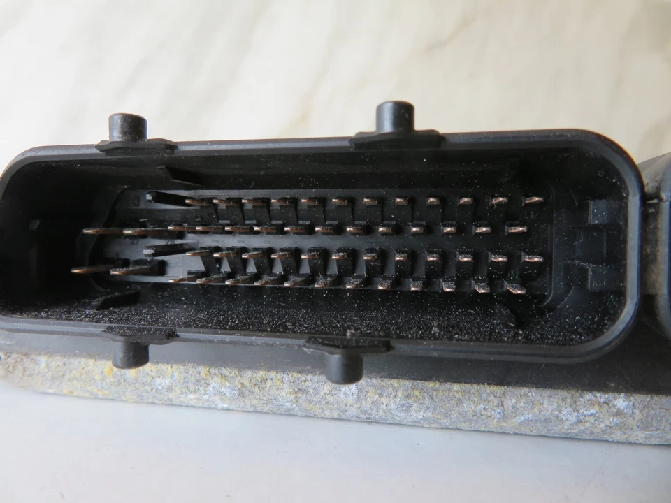 VOLKSWAGEN VW BORA ENGINE ECU 06A 906 018 EF  1999-2004 WG18 - Image 4 of 4