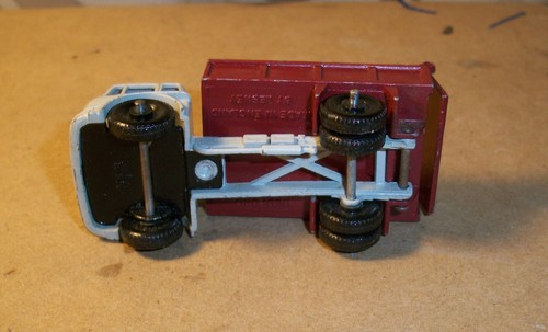 Matchbox regular wheel Dump truck #3 - Picture 5 of 5