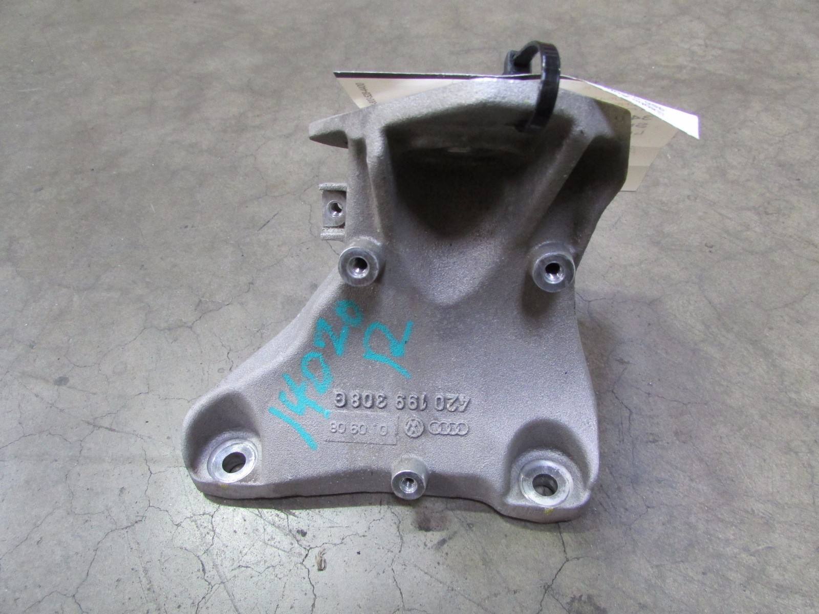 Lamborghini Gallardo LP550, 560, 570 Right Motor Mount Bracket 420199308G, Used