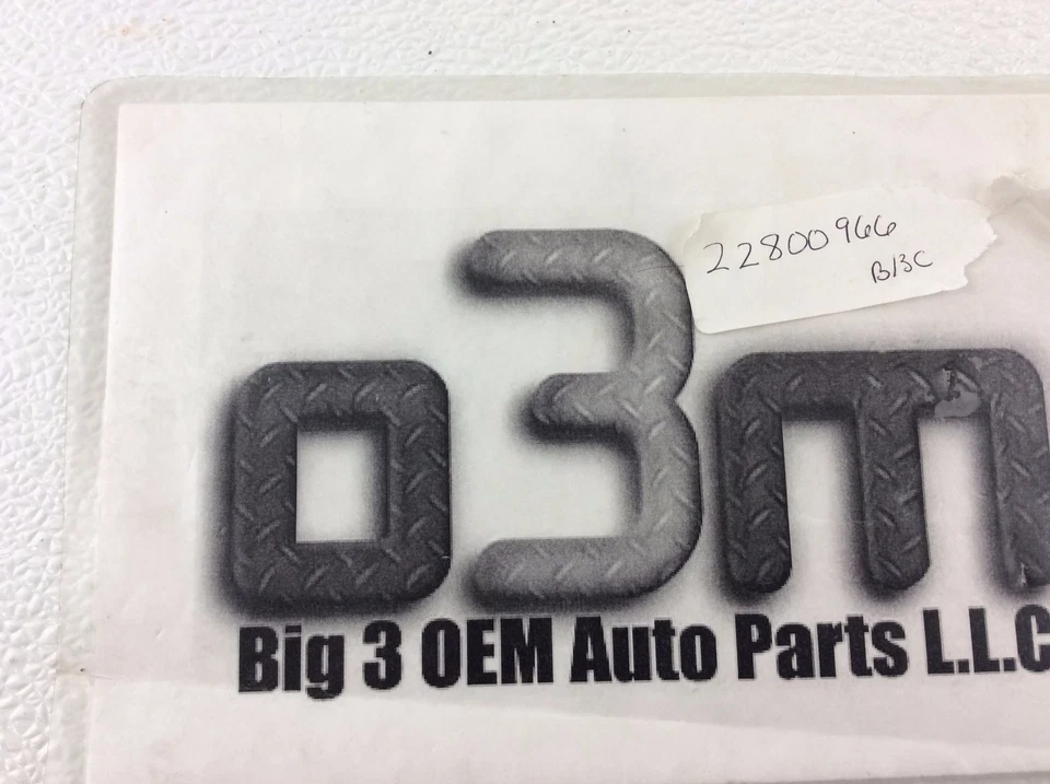 Chevrolet Corvette 2014-2017 soporte de matrícula delantero nuevo OEM 22800966 Foto 3 de 3