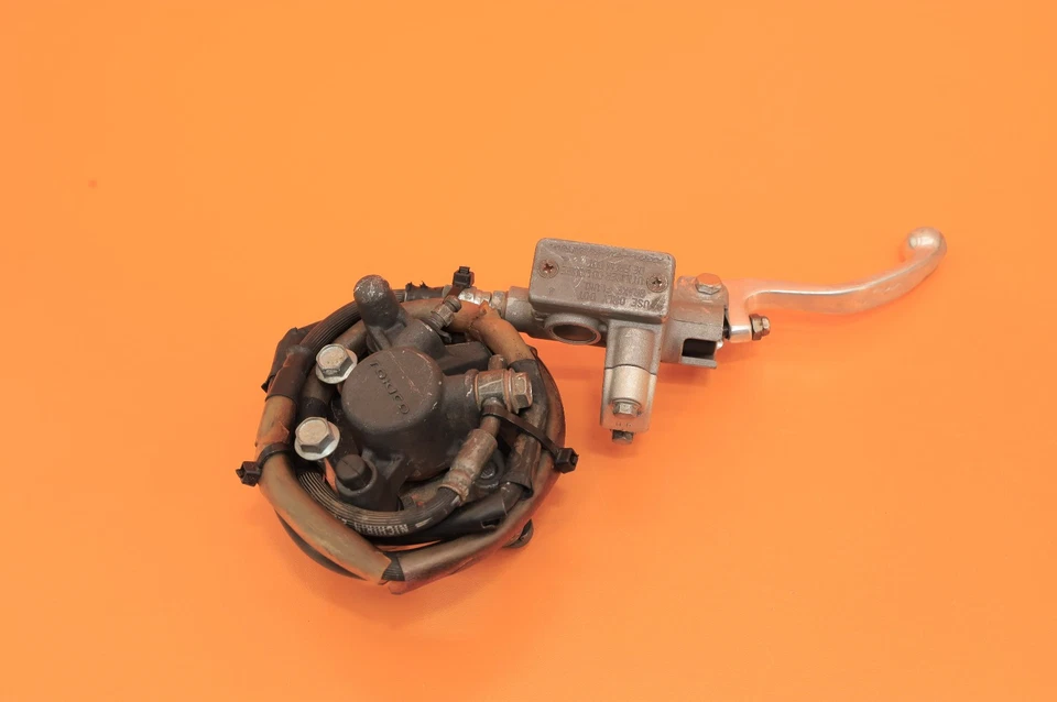 2003 02-15 RM85 RM 85 OEM Front Brake Caliper Bracket Master Cylinder Hose Lever - Image 2 of 4