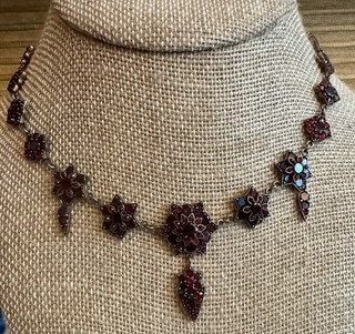 ANTIQUE 1800s BRASS & BOHEMIAN GARNET DANGLING ROSETTE FLOWER NECKLACE DAZZLING