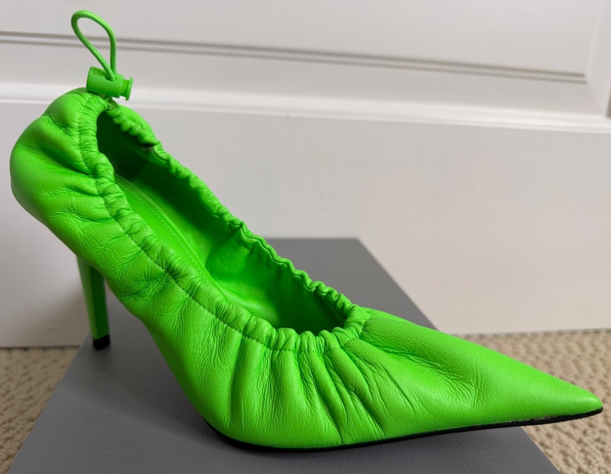 NIB Balenciaga Scrunch Knife Green BB Toggle Leather Pointed Pumps