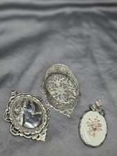 Scatola antica in argento con medaglione