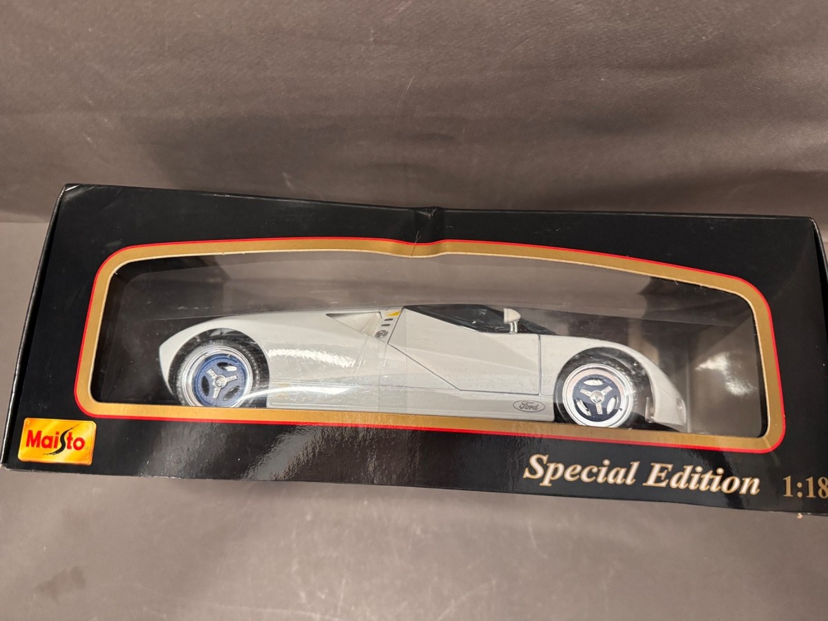 Maisto Special Edition Black Ford GT90 with Blue Rims 1 18 scale