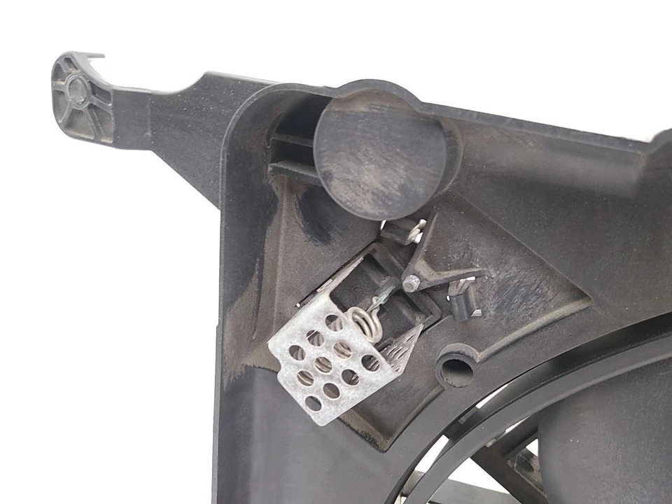 Conjunto de ventilador de radiador Pontiac Solstice 2,4 L 4 cilindros para 2006-2010 Foto 3 de 4