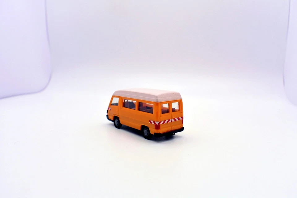 modellino auto furgone scala 1:87 herpa mercedes benz 100 D modellismo statico - Immagine 4 di 4