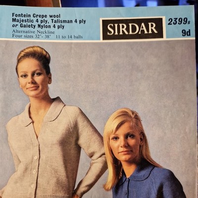 Sirdar 2399 4-fädige Strickjacke Strickmuster 32-38'' Original Kragen V-Ausschnitt Raglan 