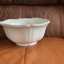 Wedgwood Queens Ware 9inch Queens Ware Serving Bowl Made In England VGC