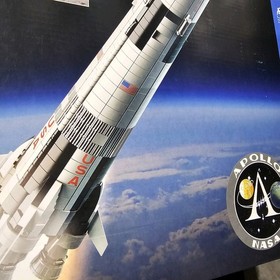 Lego 92176 NASA Apollo Saturn V Ideas NEW SEALED BOX Space Rocket BOX CREASE