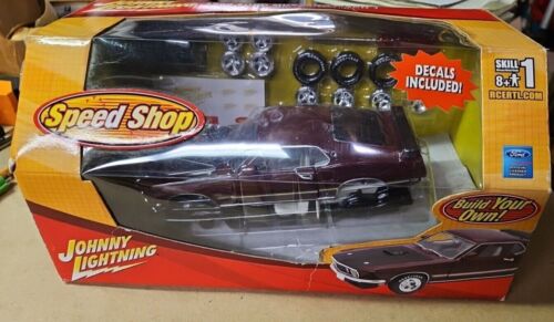 NIB Diecast Car Johnny Lightning Muscle Cars Red 1969 FORD MUSTANG MACH I 1:24 - Picture 1 of 6