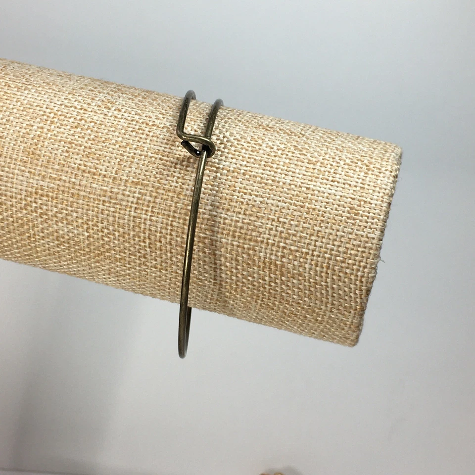 Brazalete ajustable antiguo tono dorado con dije/brazalete cierre de gancho Nuevo de Lote Antiguo Foto 3 de 3