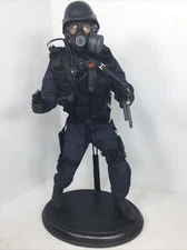 1/6 CUSTOM BUILD SWAT TACTICAL POLICE OFFICER SIG PISTOL & MP-5 + ARMOR & STAND