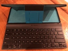 Logitech 820-005094 Tablet Keyboard & Stand Y-R0034 for iPad Bluetooth ~ NWOB