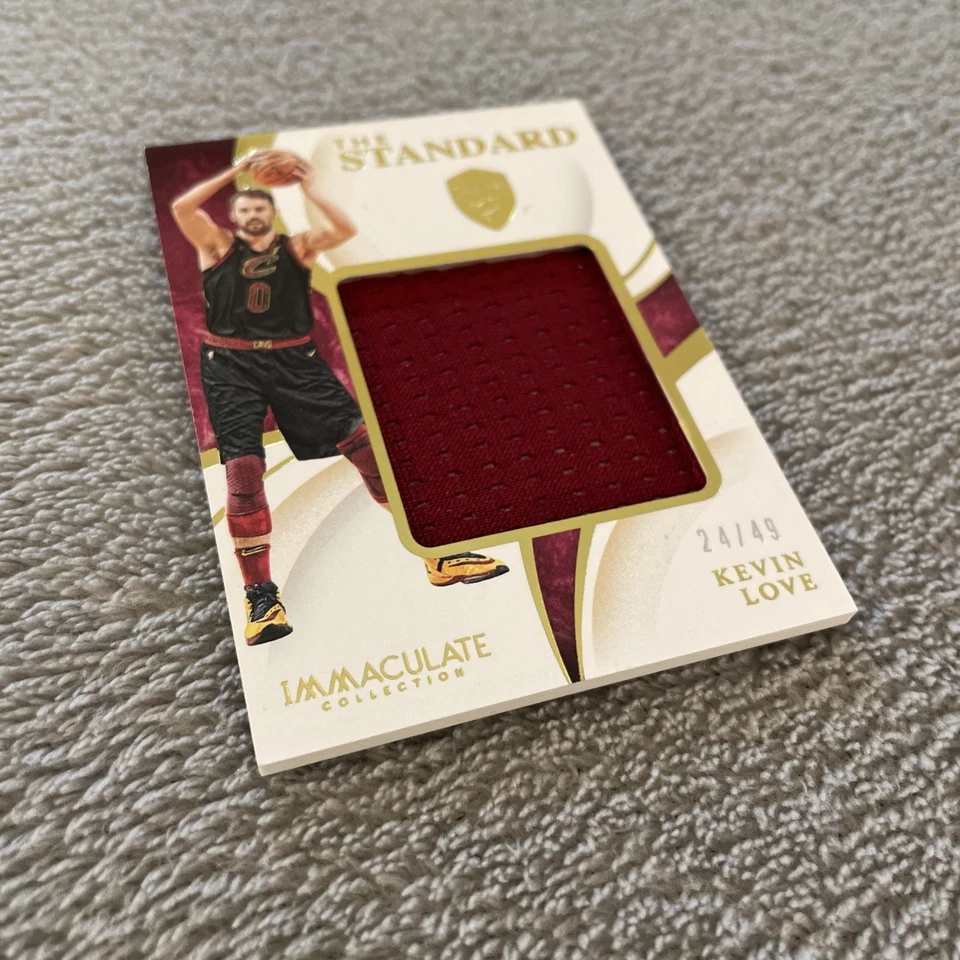 Parche usado para juegos 2019-20 Panini Immaculate The Standard #d/49 Kevin Love #ST-KLV Foto 3 de 4
