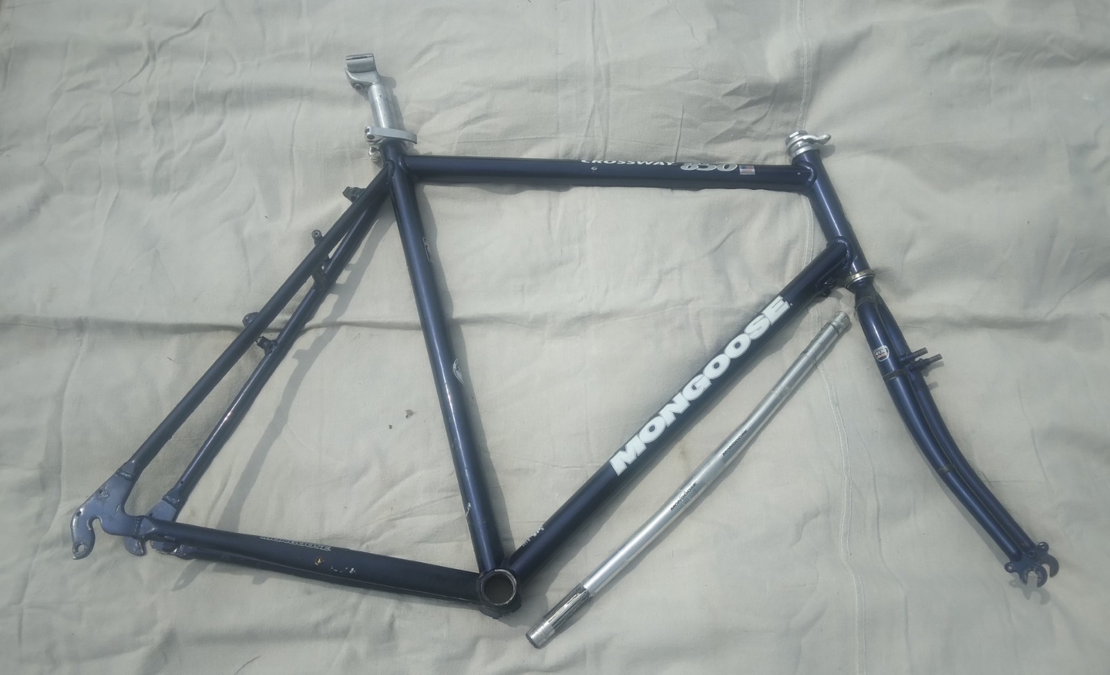 Mongoose Crossway 850 Frameset XXL 22.5" aluminum 700c gravel/touring/cruising/c