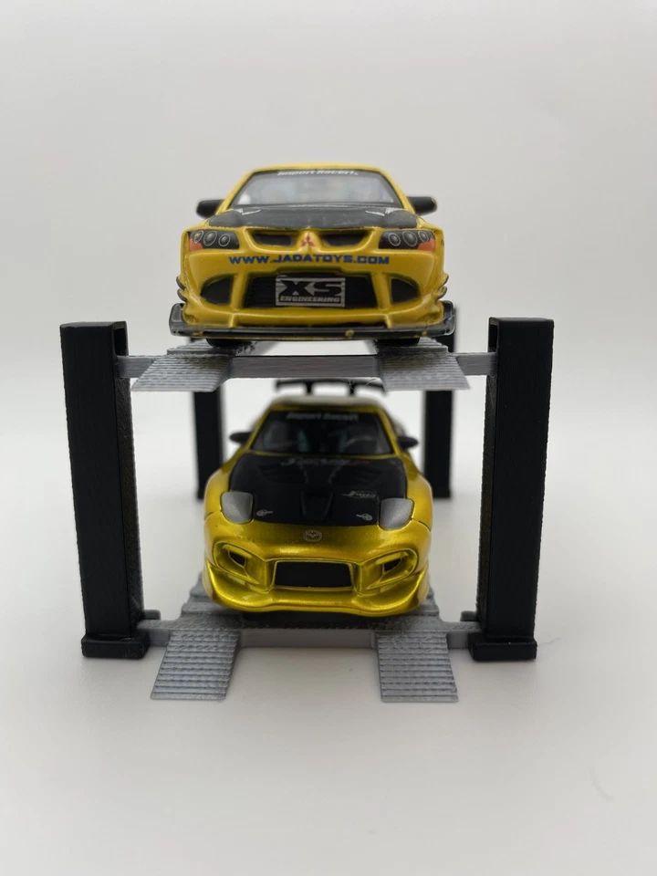 1:64 Scale 4 Post Diecast Garage Lift Display 2 tier - Image 3 of 4