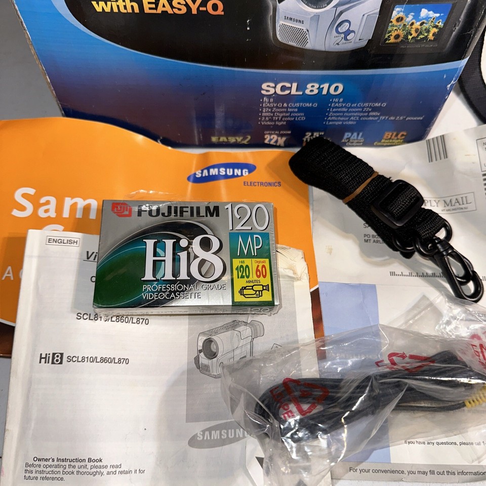 Samsung SCL810 Hi8 Handheld Camcorder Video Camera Bundle Box, Works
