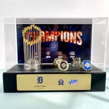 Detroit Tiger MLB World Series Championship 1 Trophy & 4 Rings With Display Case