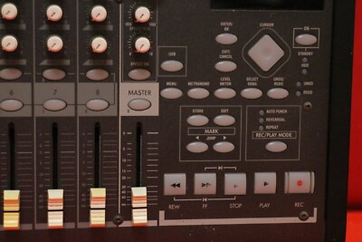 【動作品】32GB CF換装済み「KORG D888 」 Amazon.co.jp: KORG / D888: ミュージック