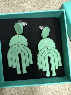 Plunder Design Trendy Fashion Jewelry Dara Green Rainbow Drop Dangle Earrings