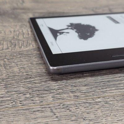 Amazon Kindle Oasis 7 inch 32 GB 9th gen - CW96BW, Wifi & 3G
