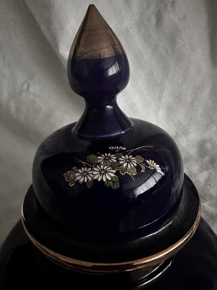 Jarrón/urna japonesa azul cobalto con tapa faisán dorado Foto 3 de 4