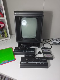 1982 Vectrex Arcade System Console 3000 Smoke Free Home 2 Controller, 2 Games