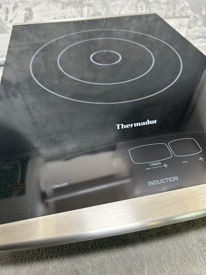 THERMADOR 15” Induction Cooktop CIT151DS15  glass single burner works great Nice - Image 3 of 4