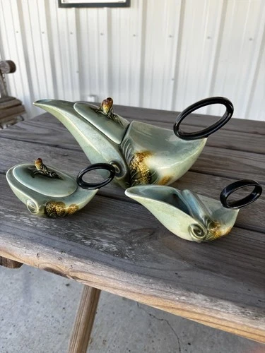 Hull Pottery Vintage 1950s Parchment & Pine Tea Pot, Creamer, Sugar