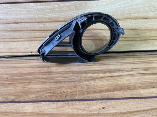 Infiniti FX30 FX35 FX37 FX50 QX70 Front Left Fog Light Bracket 62257 3EV0A 2012 - Picture 4 of 6
