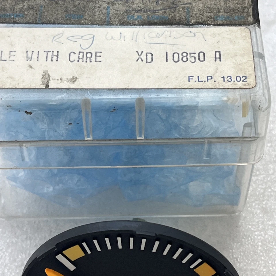 Tablero deportivo Ford XD calibre de voltios P/N XD 10850 A nos Ford Foto 2 de 4