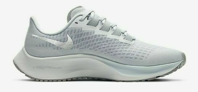 nike silver 37