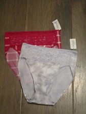 2 SOMA VANISHING EDGE HIGH LEG W/ LACE PANTIES IN CLOUD SIL/RED PLAID SIZE SMALL