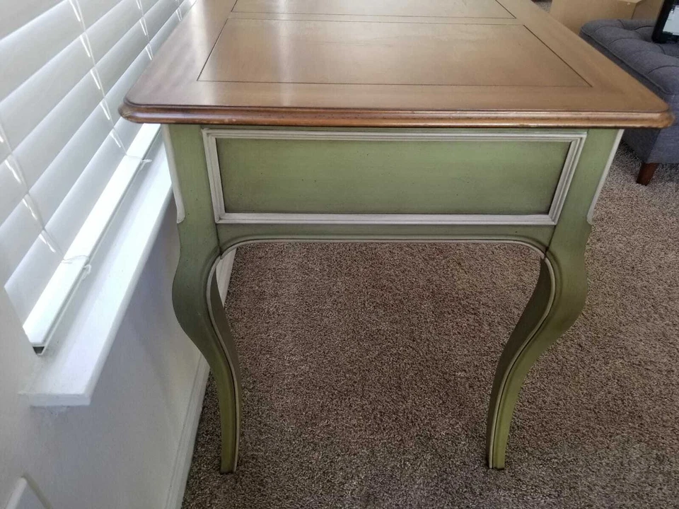 24x48" HEKMAN Traditional Open Style  3 Drawer Console Sofa Table - Image 4 of 4