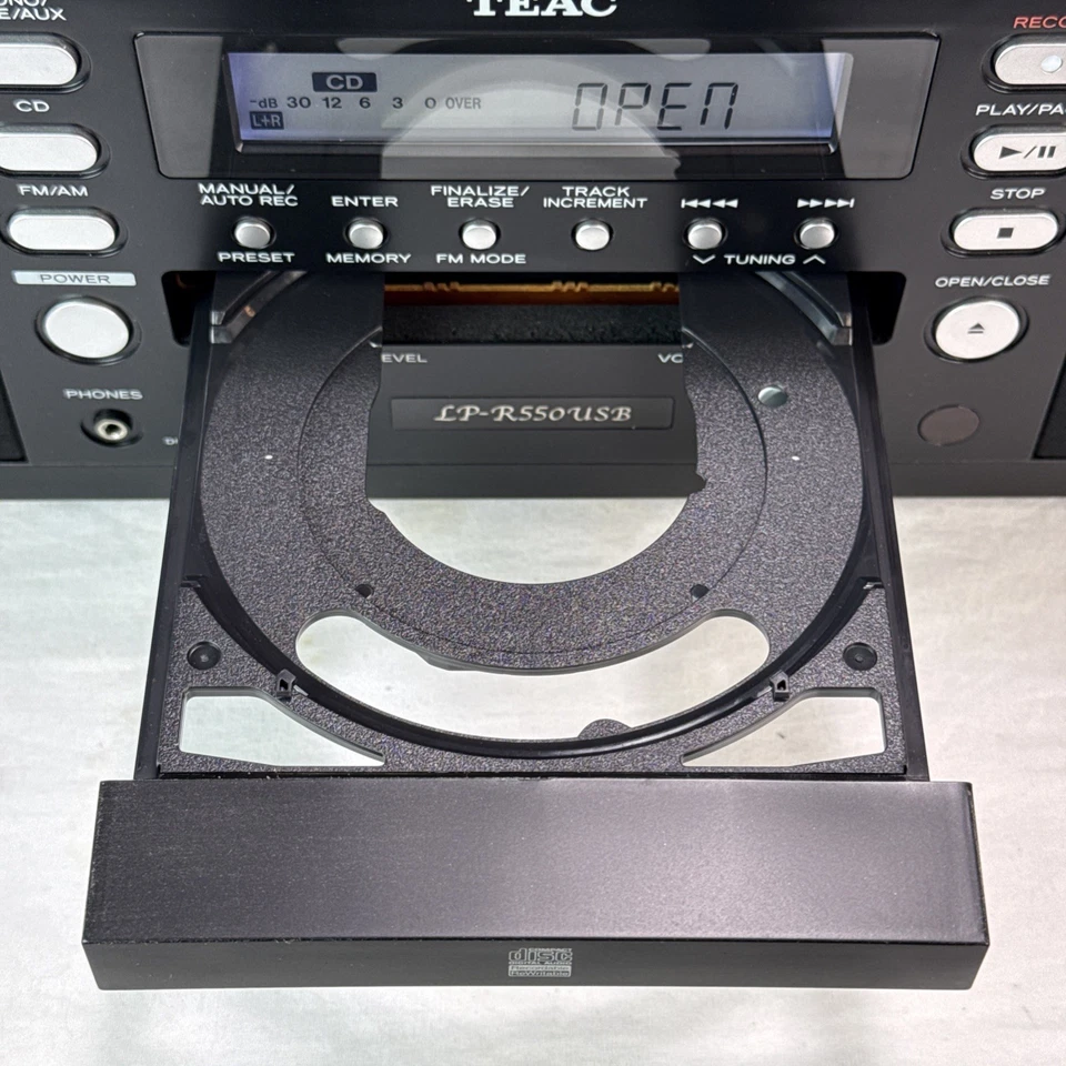 TEAC Turntable Cassette Player with CD Audio Recorder LP-R550USB + Remote READ ! - Image 4 of 4
