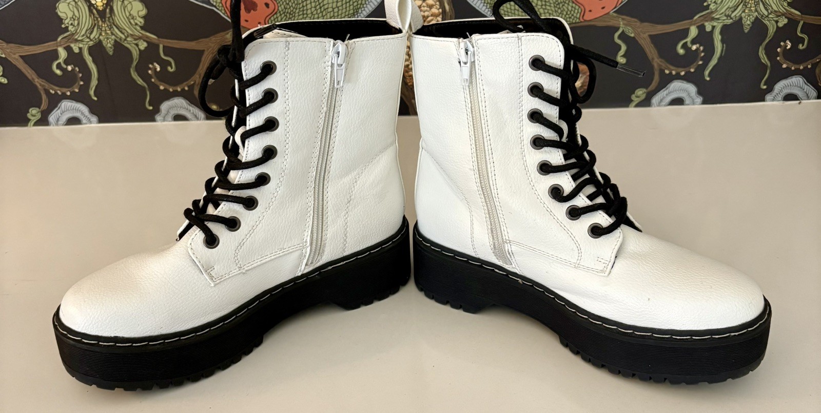 Sincerely Jules Boots Women Size 7M White Kristy Combat Style VG+