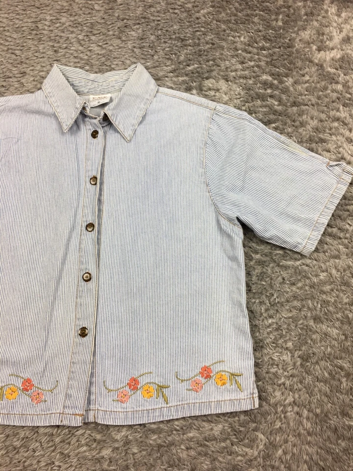 Camisa con botones Color Me algodón CMC para mujer talla mediana corta azul a rayas EE. UU. Foto 2 de 4