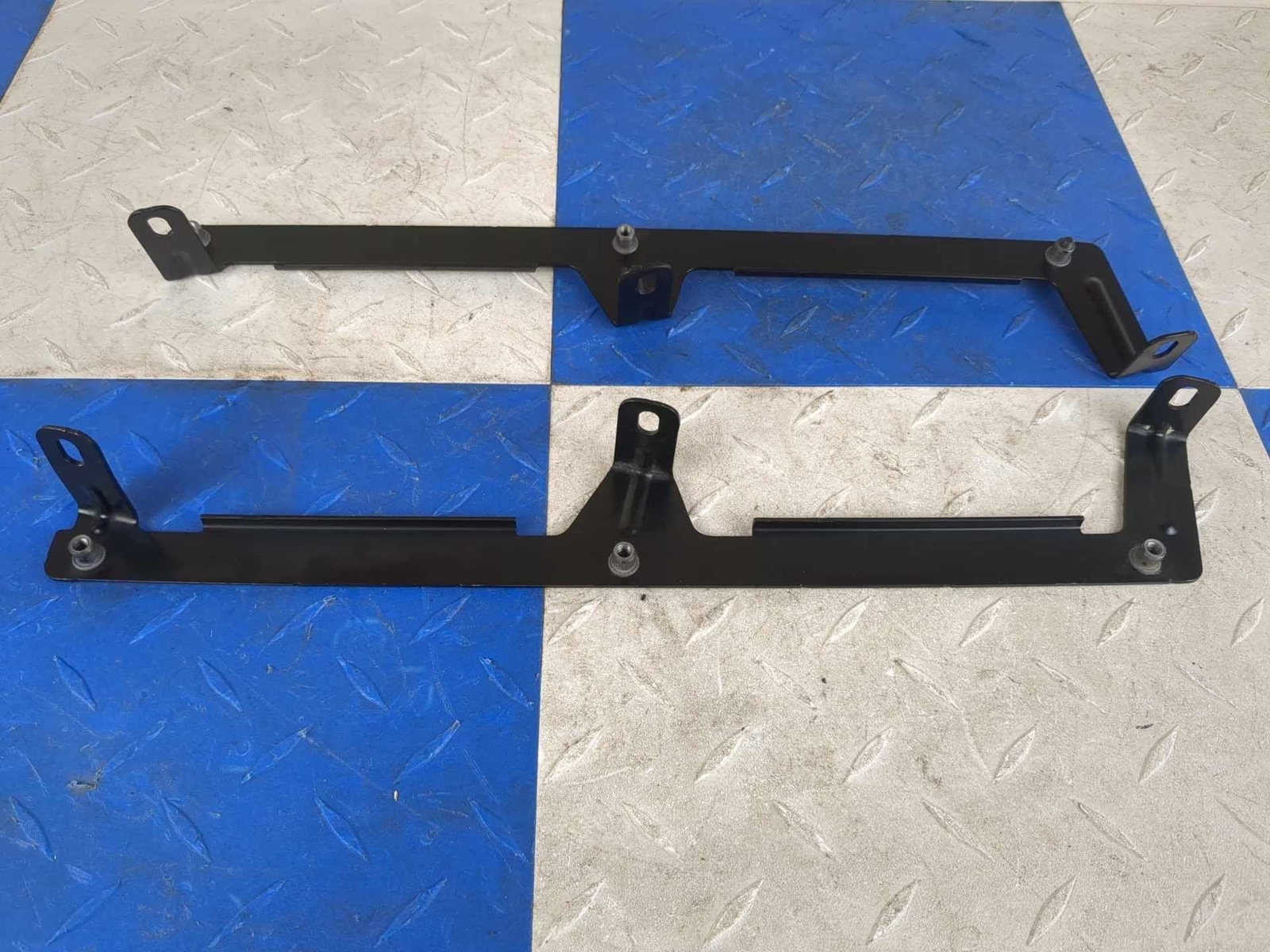 2017-2022 Audi R8 - OEM Engine Compartment Trim Brackets Left & Right 4S8813891