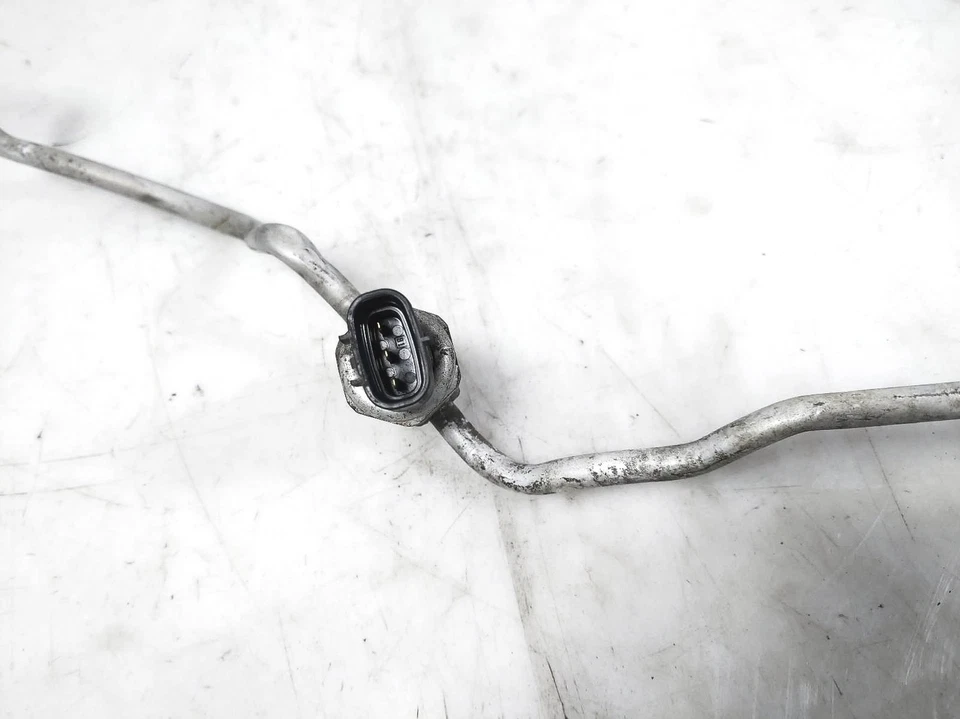 Manguera de descarga de refrigerante aire acondicionado Subaru Crosstrek 2018-2020 - 73431Fj030 Foto 2 de 4