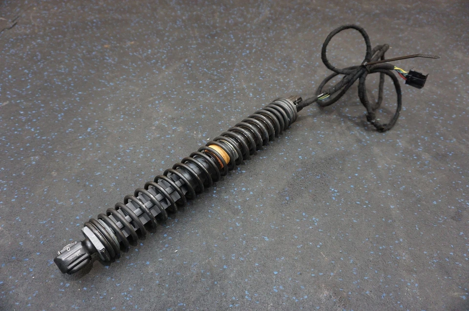 Puntal elevador de husillo tapa maletero izquierdo 51247198553 Rolls Royce Ghost serie 1 2009-14 Foto 2 de 4