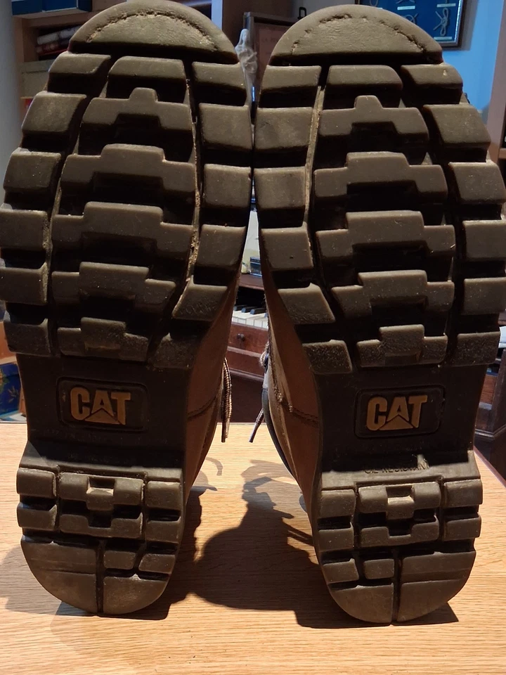 Chaussures Hautes de sécurite CATERPILLAR Homme T44 Nubuck brut  - Photo 2/4